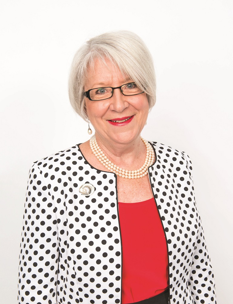 Margaret McNamara Presented with Agnes McWhinney Award by Queensland Law Society
