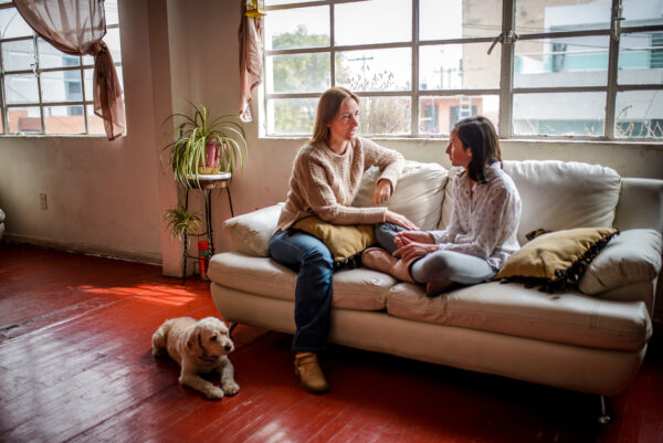 mother-having-serious-conversation-with-daughter